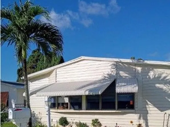 3353 Lake Overlook Pl, Lantana, FL 33462