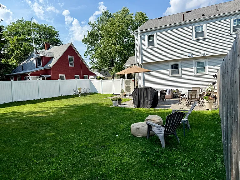 33B Grape St — Photo 3
