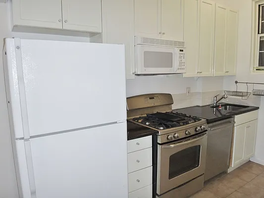 Rented by Julianna Realty Corp | media 12