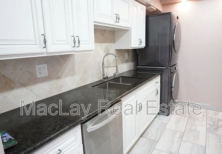 10444 N 69th St #107 — Photo 5