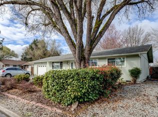 32 Bosc Way, Eagle Pt, OR 97524
