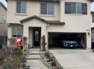 8482 Belcastel Way, Fair Oaks, CA 95628