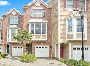 425 Newburgh Ct #425, West New York, NJ 07093
