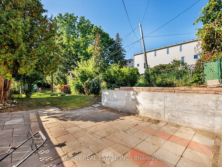 48 Clarence St #2 — Photo 11
