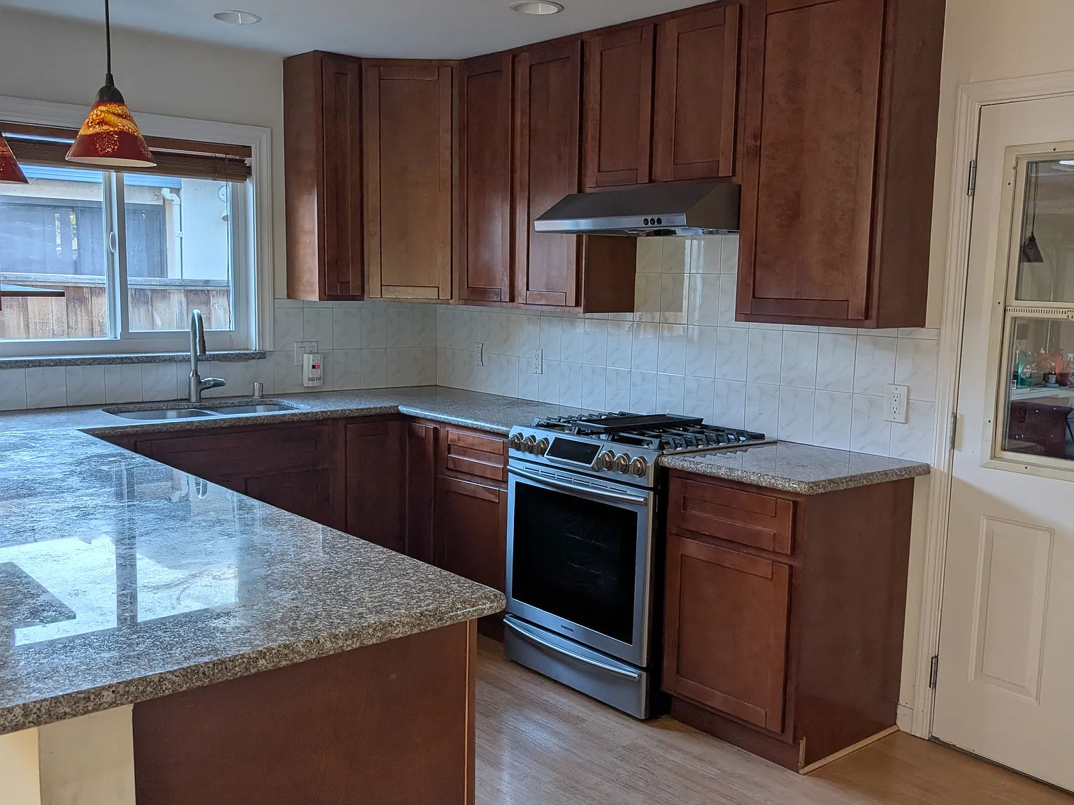 3278 Fowler Ave — Photo 3