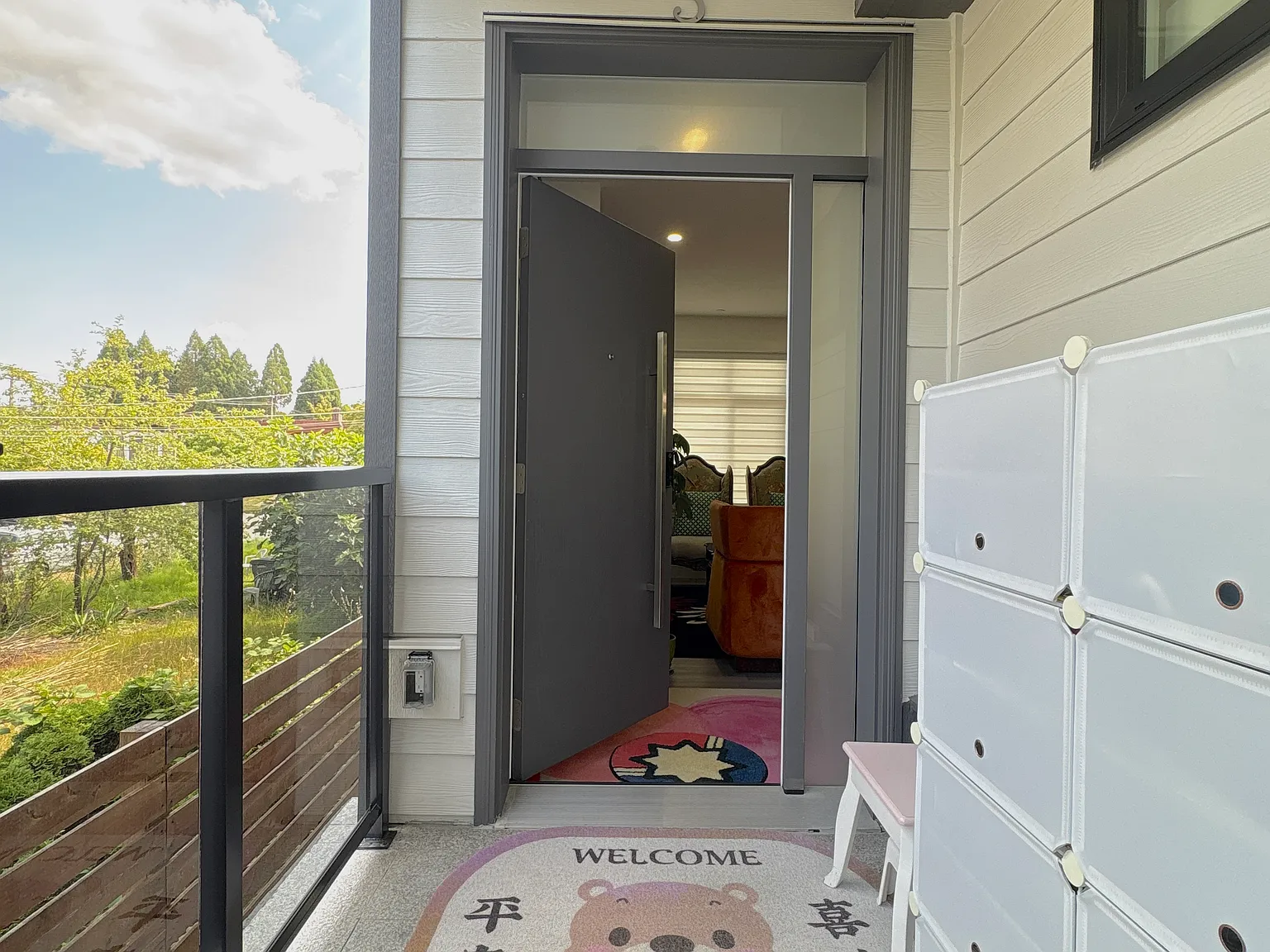 1 bed, 2000 sqft, $999 — Photo 2