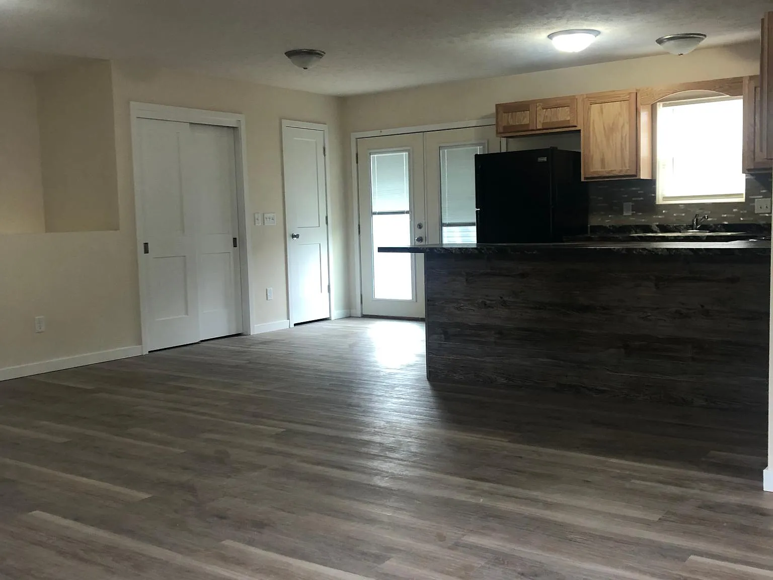 4 bed, 1950 sqft, $2,000 — Photo 2