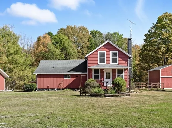 1688 Sturdevant Rd, Kimball, MI 48074