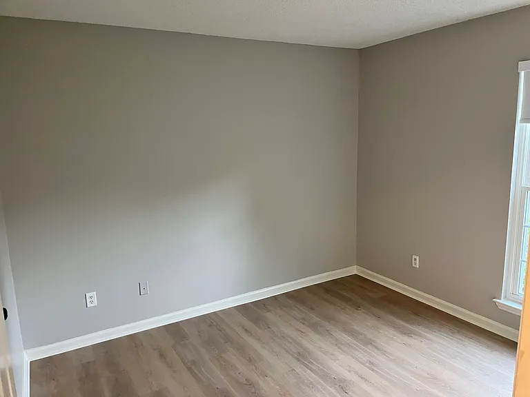 Center bedroom