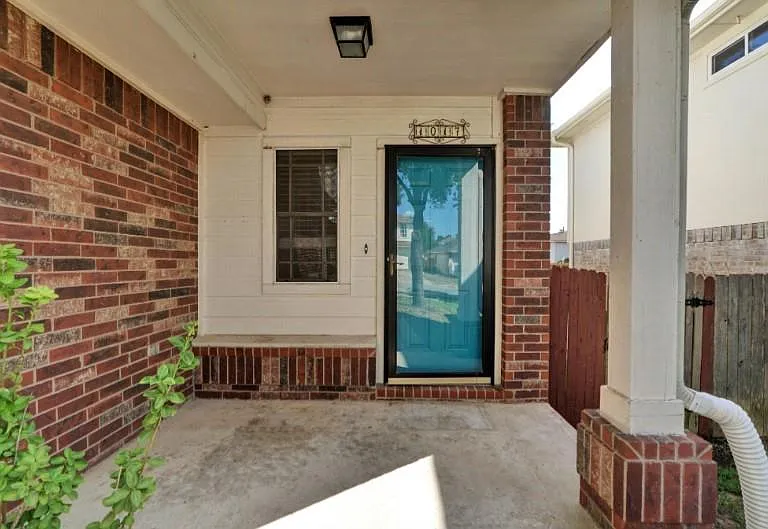 1017 Doras Dr — Photo 4