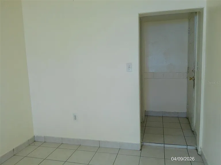 1111 Cypress Gardens Blvd SE #12 — Photo 3