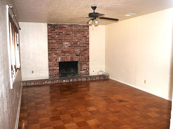 4th image of 1525 Sarah Dr