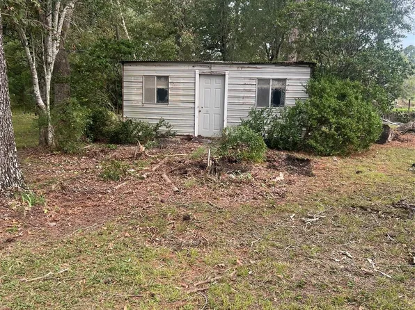 523 Petersburg Dr, Livingston, TX 77351