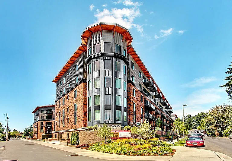 Redmond Square — Photo 15