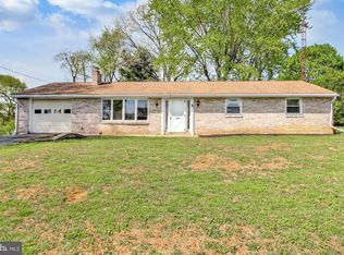 1240 Crescent Rd, York, PA 17402