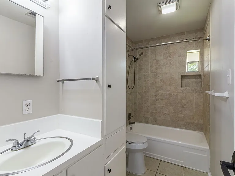 1911 Orman St — Photo 12