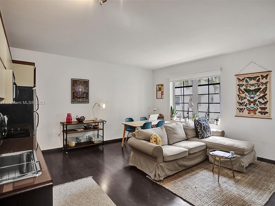 1st image of 435 21st St #210
