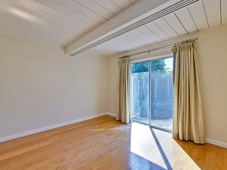485 Emmons Dr — Photo 29