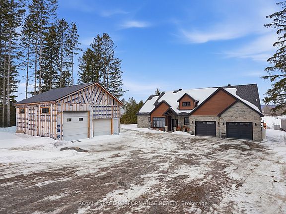 2nd image of 573 Bay Rd