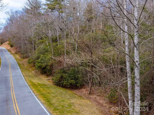 27 Falls Ln #404, Hendersonville, NC 28739