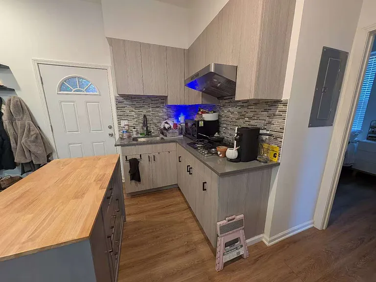 2918 S Union Ave #1 — Photo 4