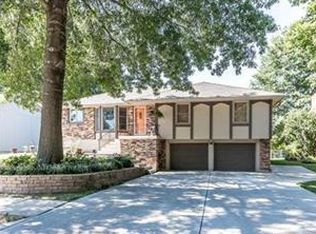 1200 Canterbury Ln, Liberty, MO 64068