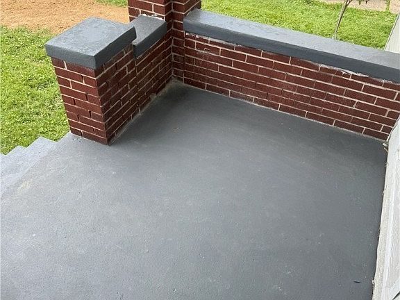 2nd image of 212 Bond Ave