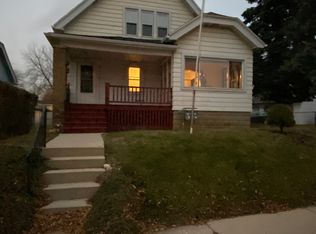 2240 E Vollmer Ave, Milwaukee, WI 53207