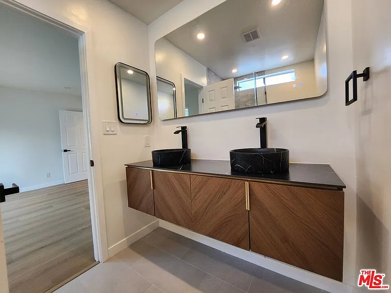 529 N Market St #8 — Photo 15