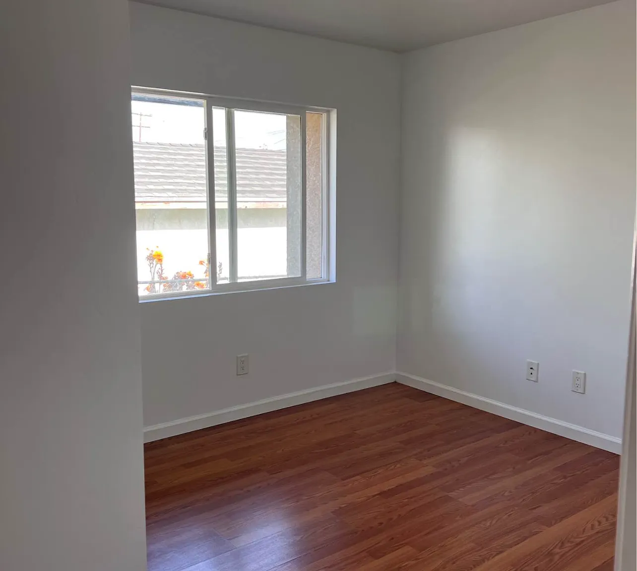 3 bed, 1300 sqft, $3,800 — Photo 2