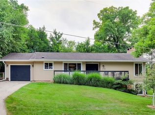 4124 Lincoln Place Dr, Des Moines, IA 50312