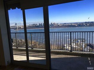 3 Horizon Rd APT 625, Fort Lee, NJ 07024