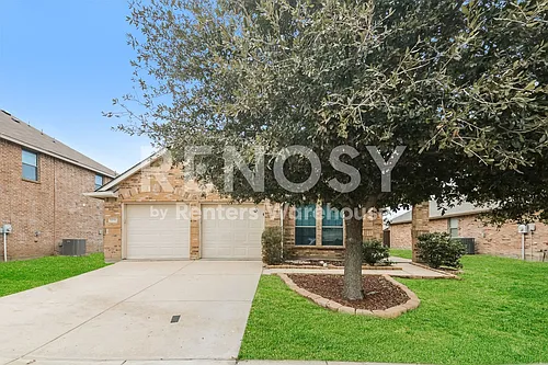 1096 Oakbrook St Photo 1