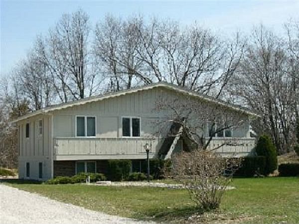 18180-84 Swiss Dr. Exterior