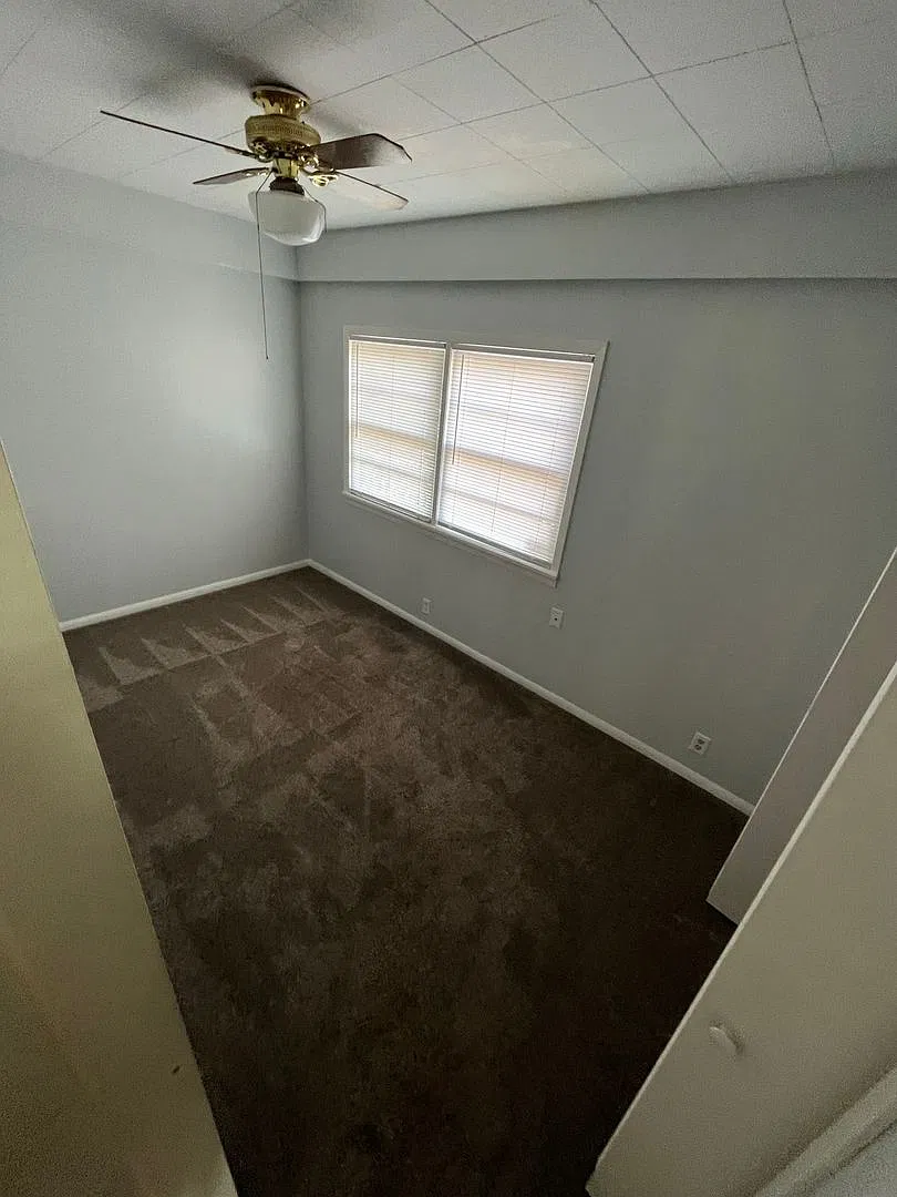 4 Bedroom 2 Bathroom House — Photo 4