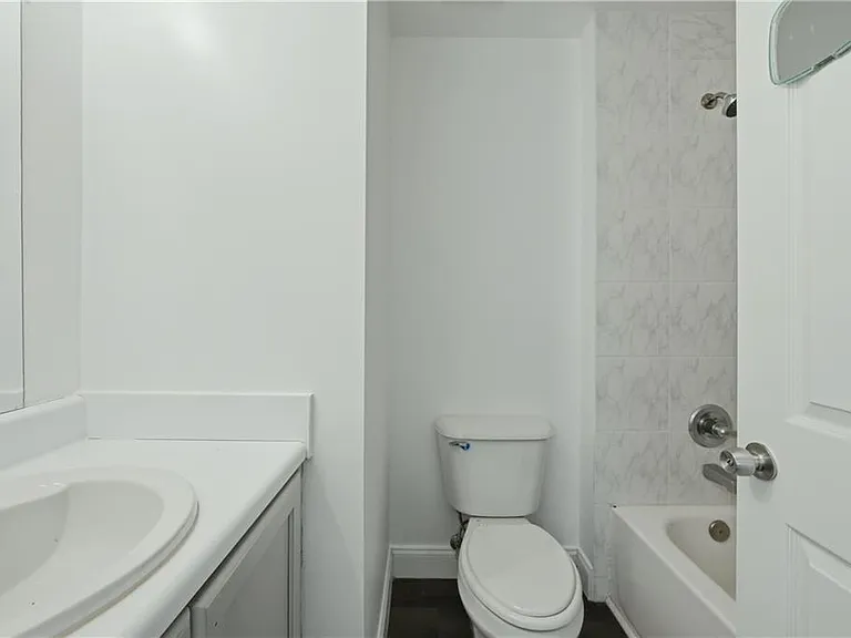 226 Thornton St SW — Photo 7