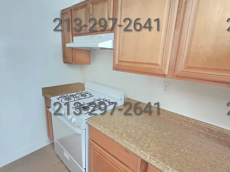 118 S Lake St #7 — Photo 8