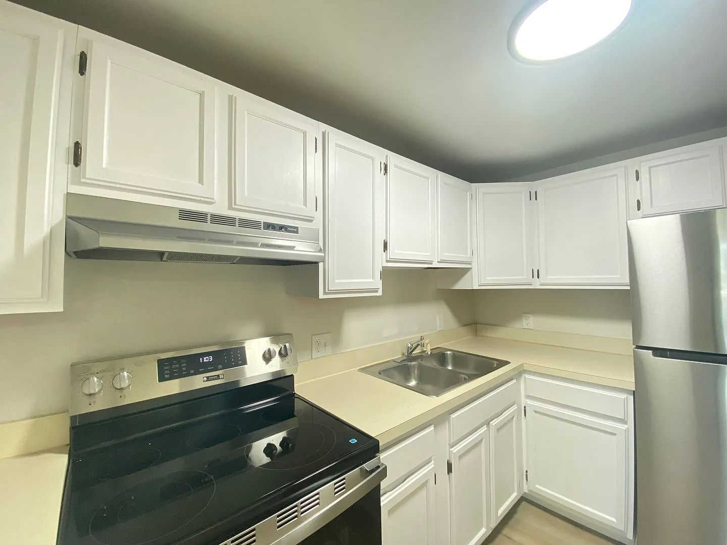 1 bed, 1.0 bath, 605 sqft, $1,895 — Photo 1