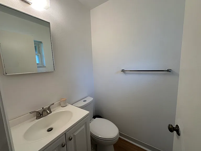1864 W Gardenia Dr — Photo 4