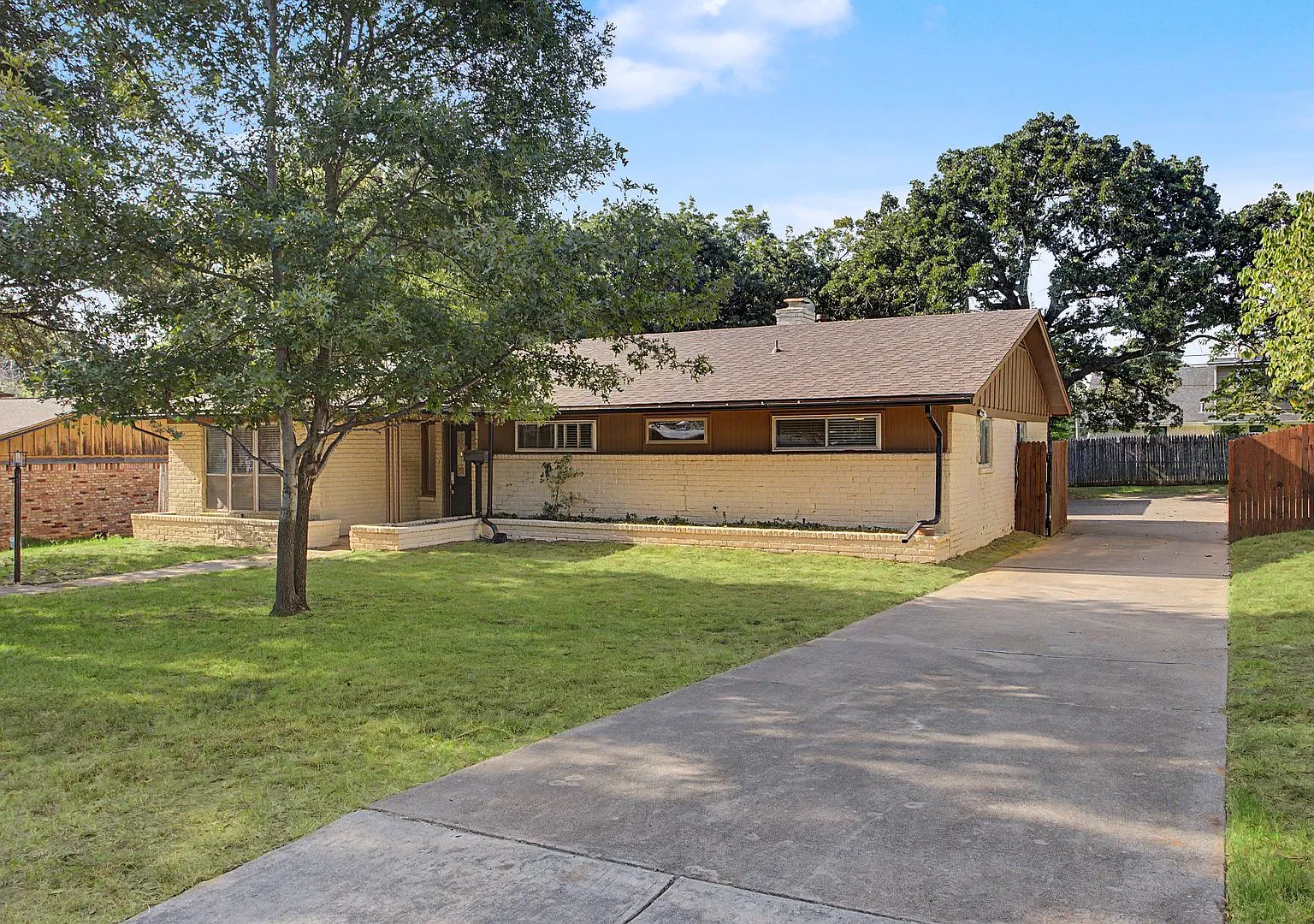 Perfect Blend Of Space, Updates, And Opportunity On A Quiet Street — Photo 2
