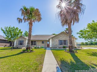 206 Yorktown, Pleasanton, TX 78064