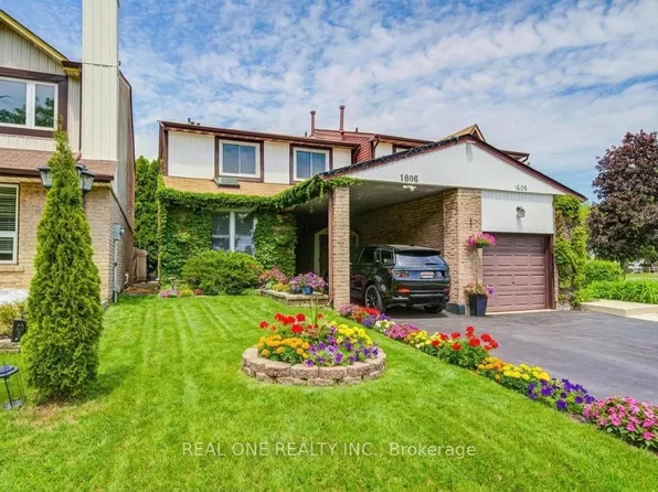 1606 Lancaster Dr #30, Oakville, ON L6H 2Z6