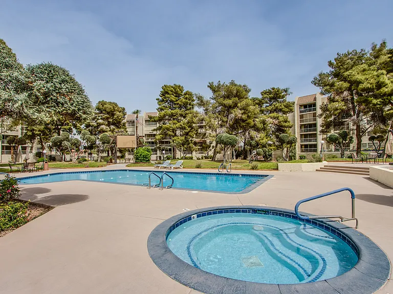 S Royal Crest Cir — Photo 20