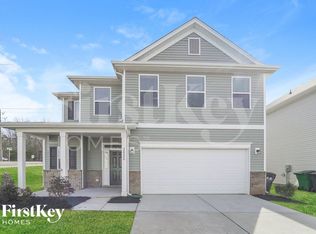 2822 Curbstone Ln, Charlotte, NC 28213