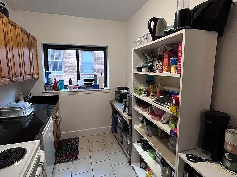110 Longwood Ave #1 — Photo 9