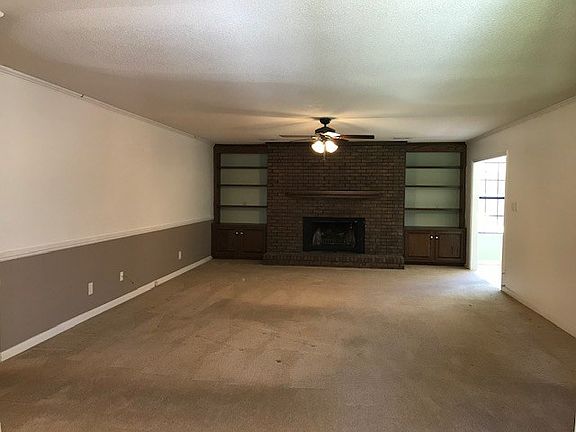 2nd image of 4118 Lantern Ln