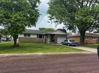 617 S Melvin St, Gibson City, IL 60936