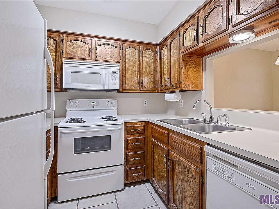 1st image of 141 E Boyd Dr APT 205