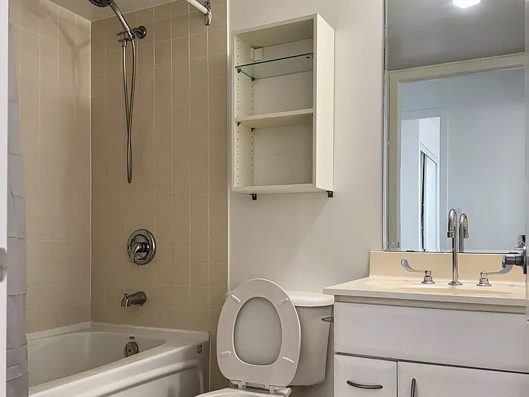 38 Lee Centre Dr #2712 — Photo 9