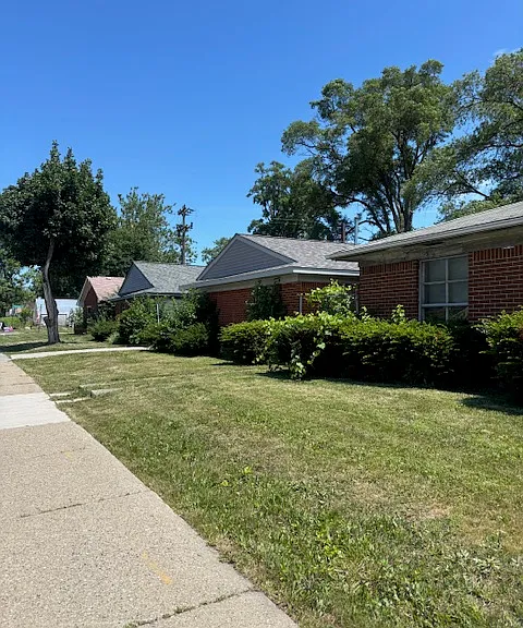 12930 Southfield Service Dr — Photo 2